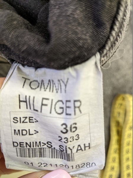 ДЖИНСЫ МУЖСКИЕ СТРЕЙЧ. TOMMY HILFIGER. РАЗМЕР 32